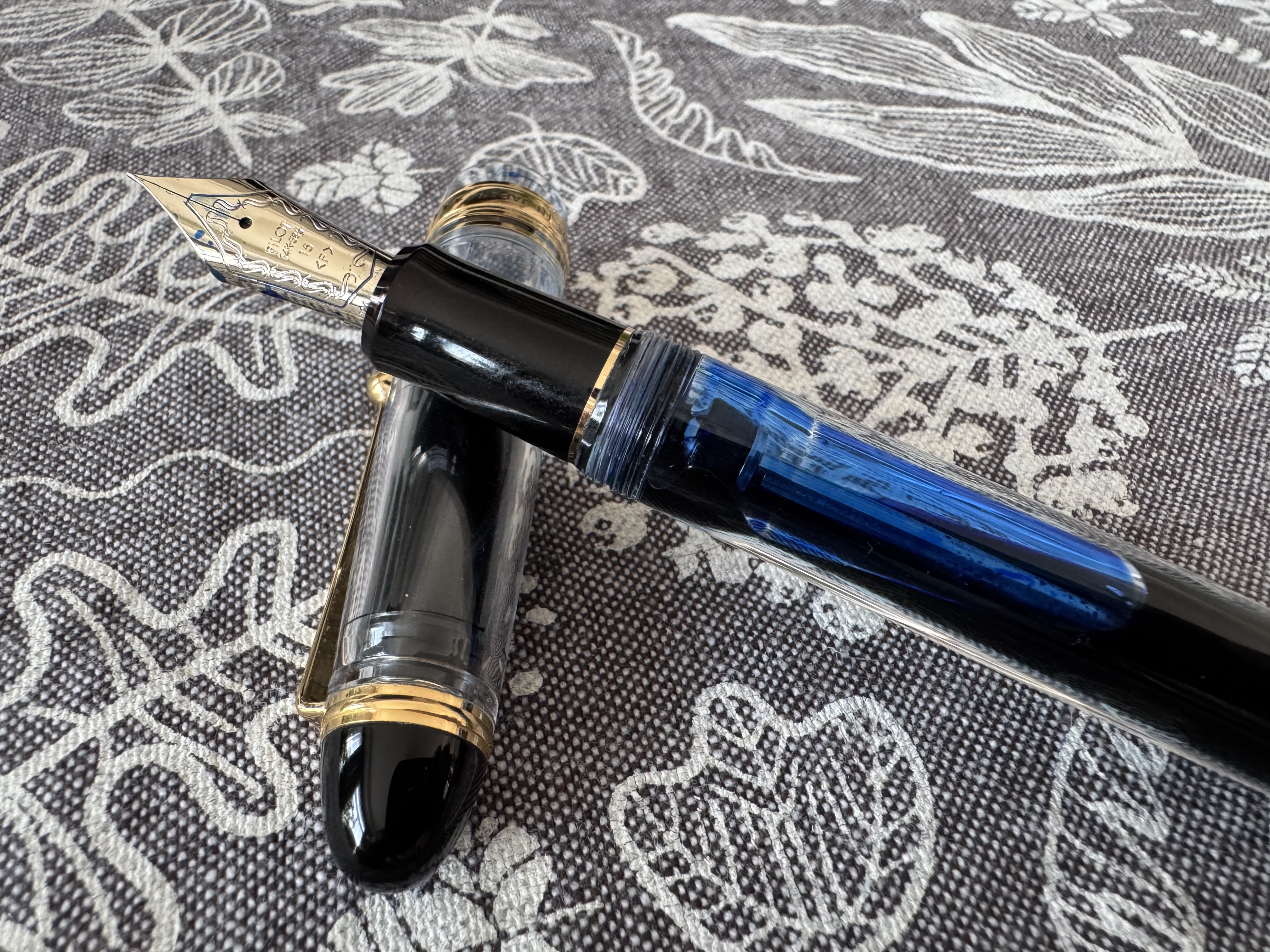 Pilot Custom 823